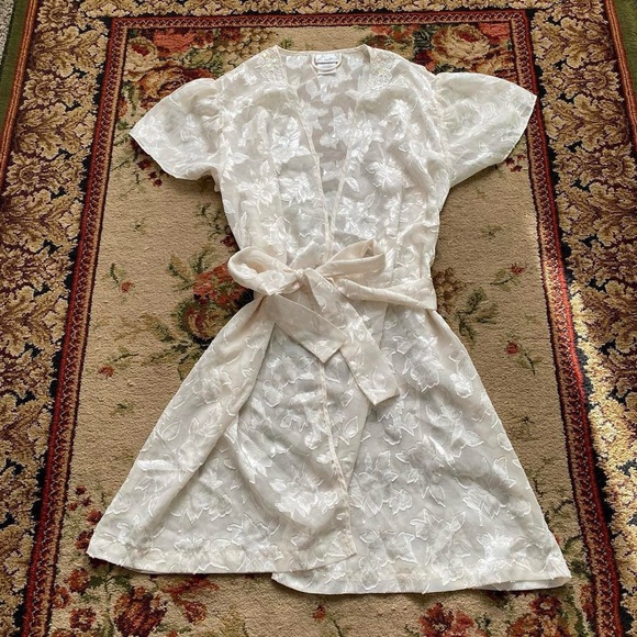 Secret Treasures Other - Secret Treasures white floral sheer lingerie robe